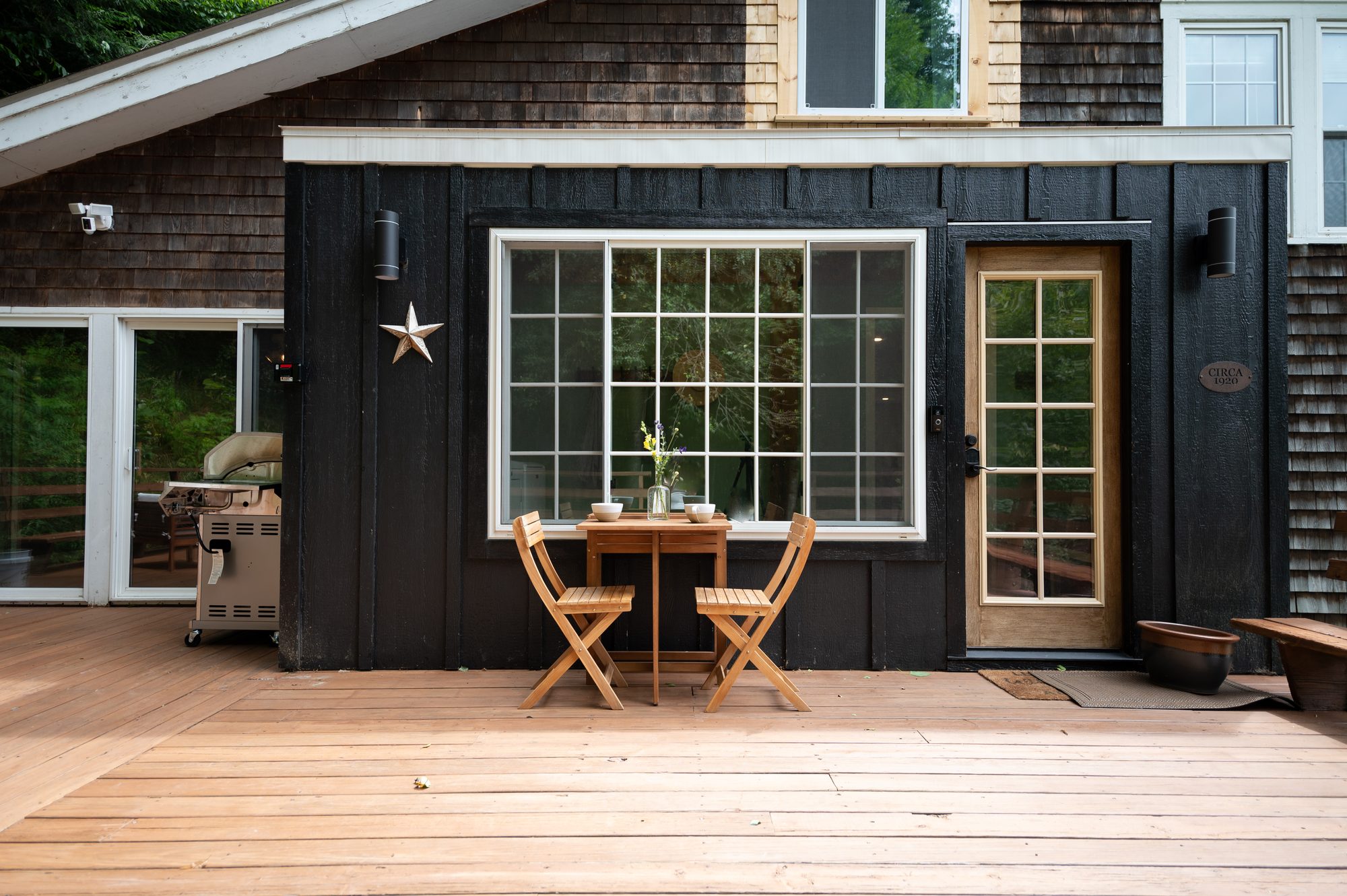 Cedar Mountain Chalet deck with bistro table